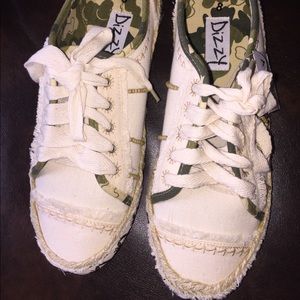 Dizzy Beige Senorita Flats Shoes Women's Sz 8